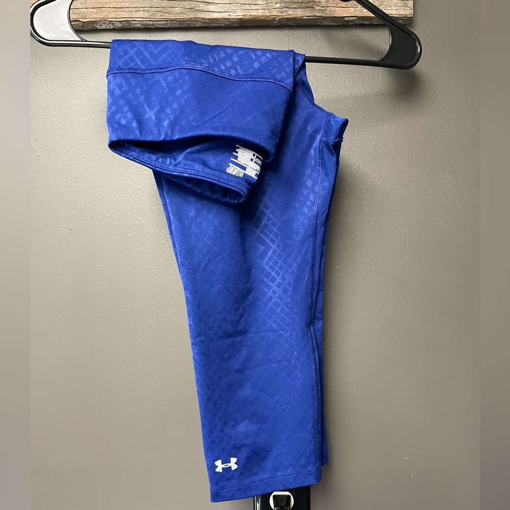 Cropped solid leggings
